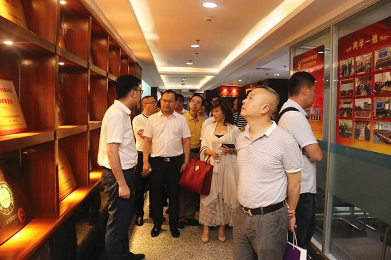 �����������βμ��Ĵ�ʡ��һ���������Σ������ϻ��ˣ���ѵ��