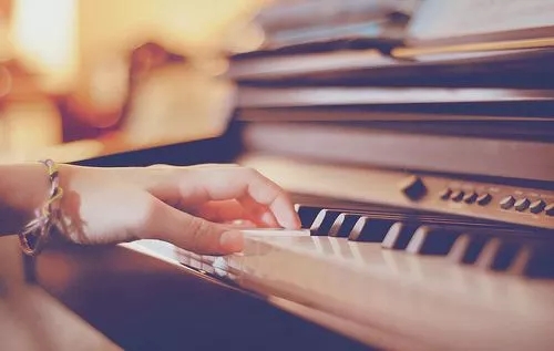 �������Ļĵ���Ƭ��������ʦ���M����915�ĵ���Ƭ